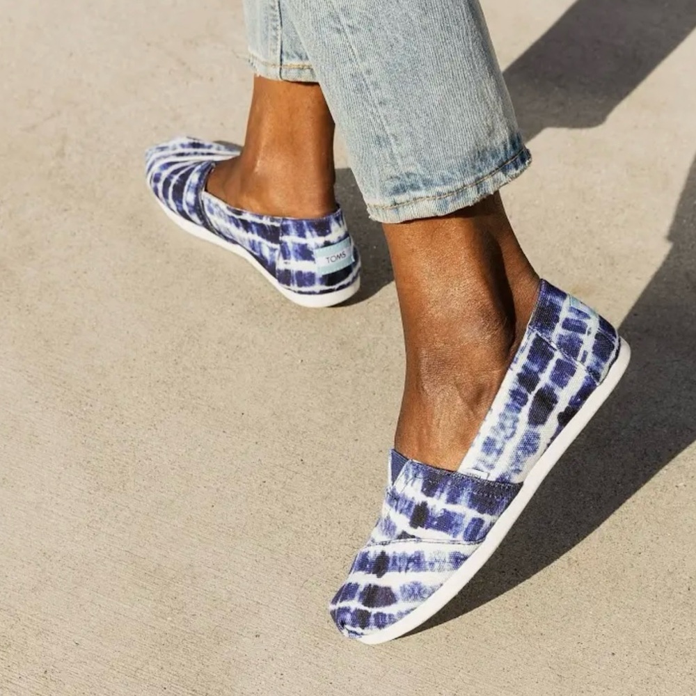 TOMS Woman’s Alpargata Blue Tie-Dye Canvas Slip-On Shoes